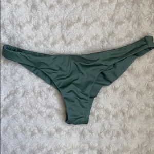 Billabong bikini Sol Searcher Maya size small